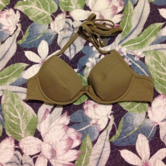 Victoria’s Secret 32a push-up bikini top nwot - Picture 1 of 2